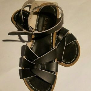 Navy blue salt water sandals size 7